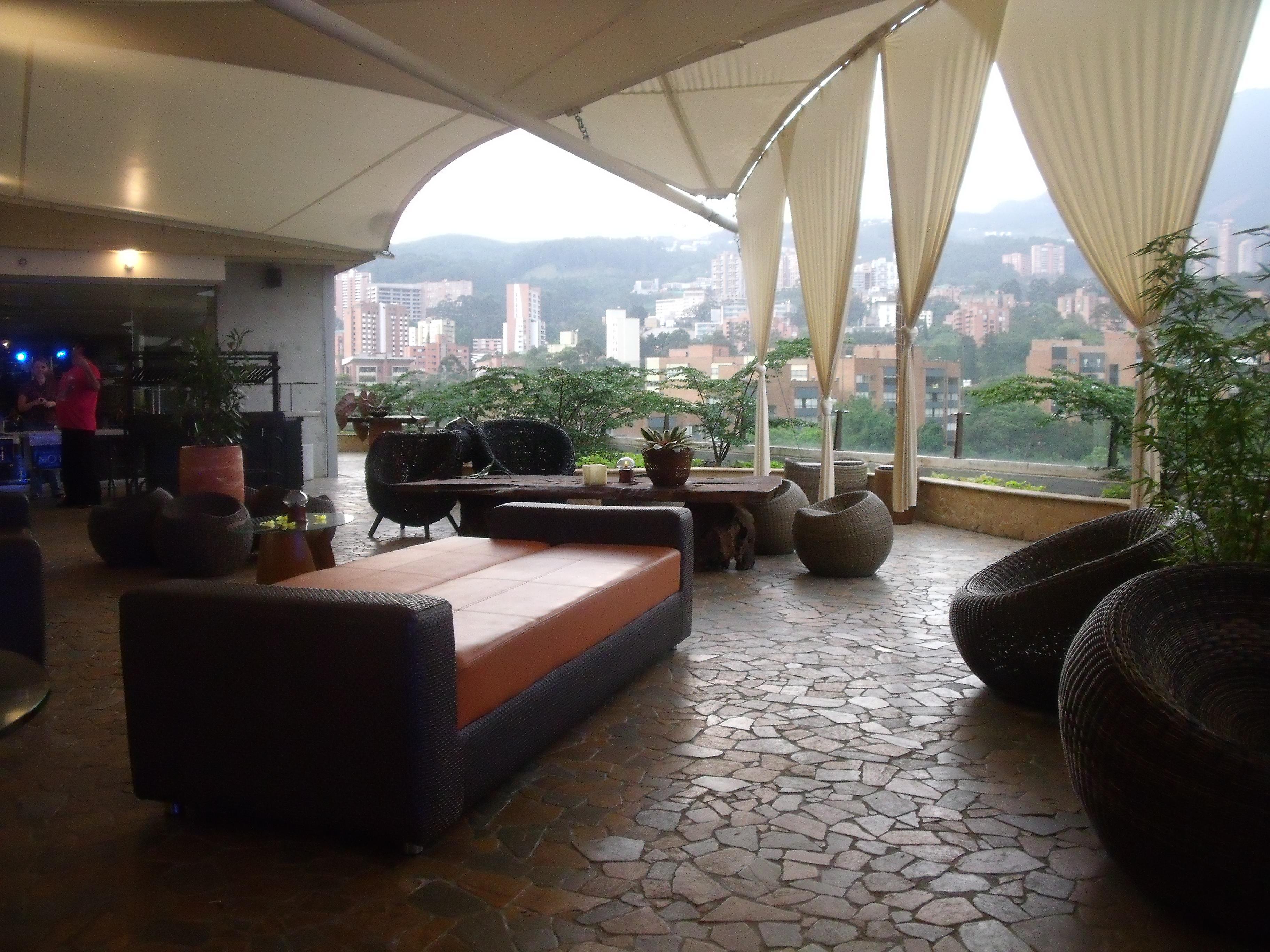 Diez Hotel Categoria Colombia Μεντεγίν Εξωτερικό φωτογραφία The Sky Bar