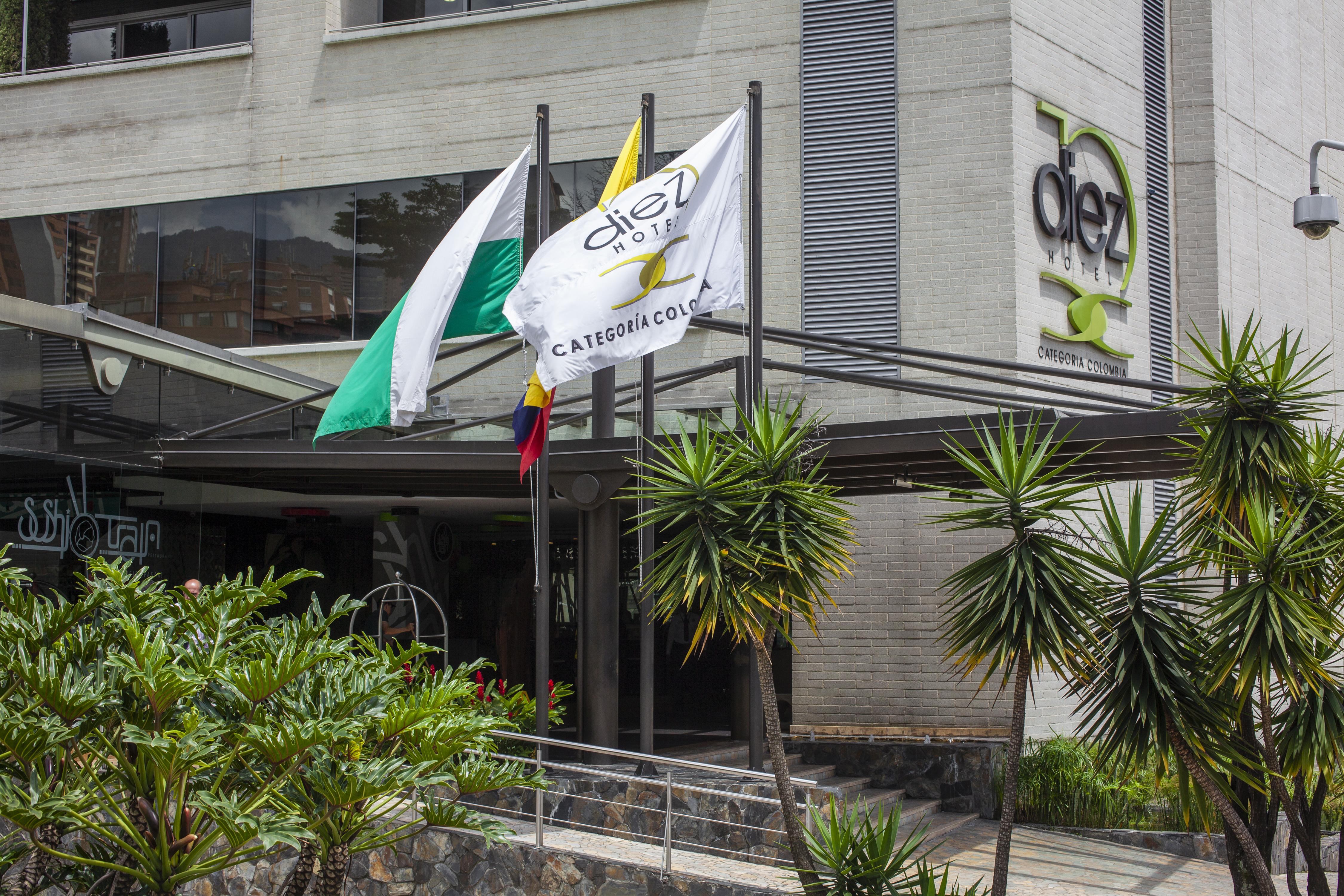 Diez Hotel Categoria Colombia Μεντεγίν Εξωτερικό φωτογραφία Catedral de la Cultura
