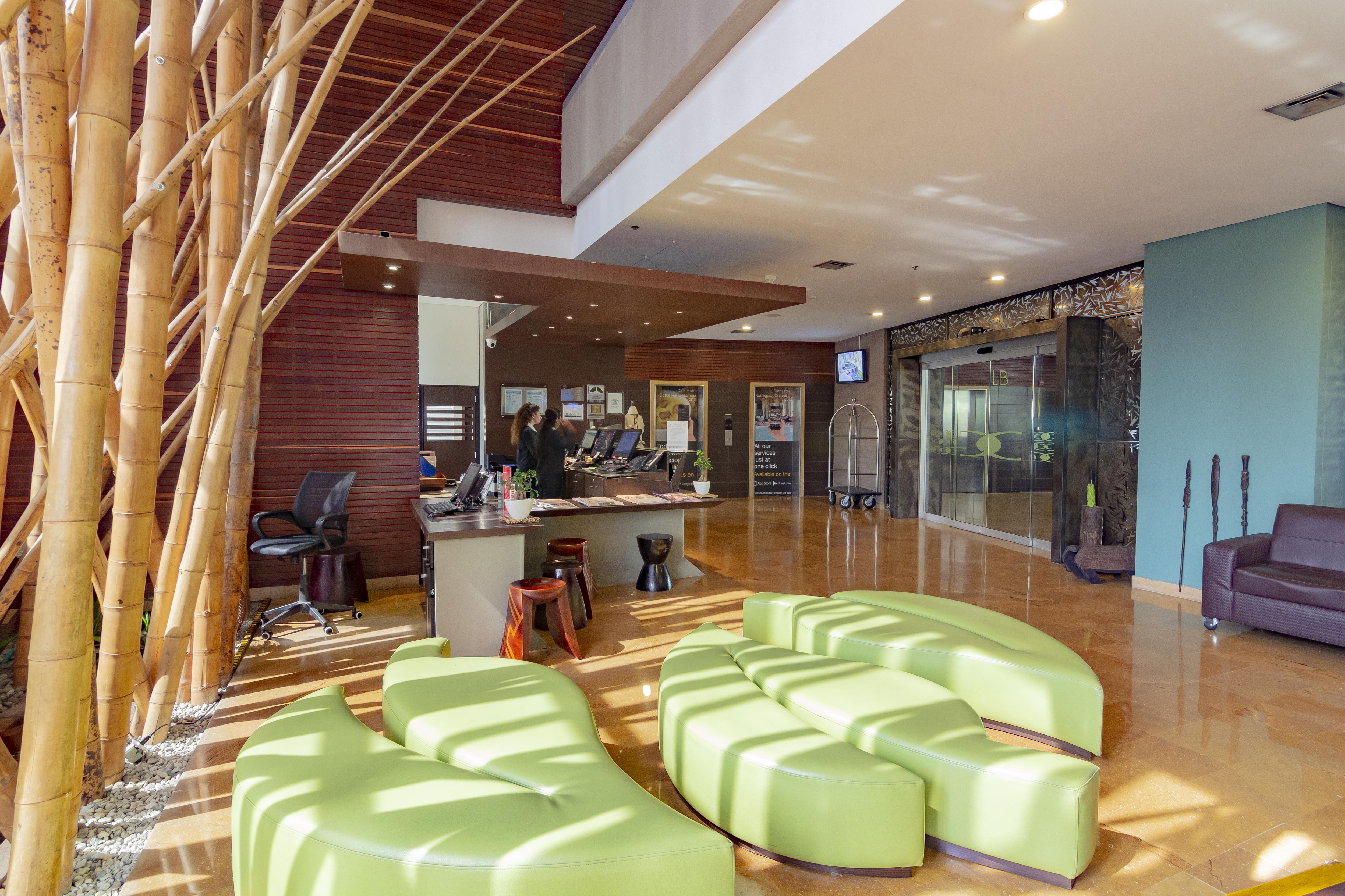 Diez Hotel Categoria Colombia Μεντεγίν Εξωτερικό φωτογραφία The lobby of the Student Union Building