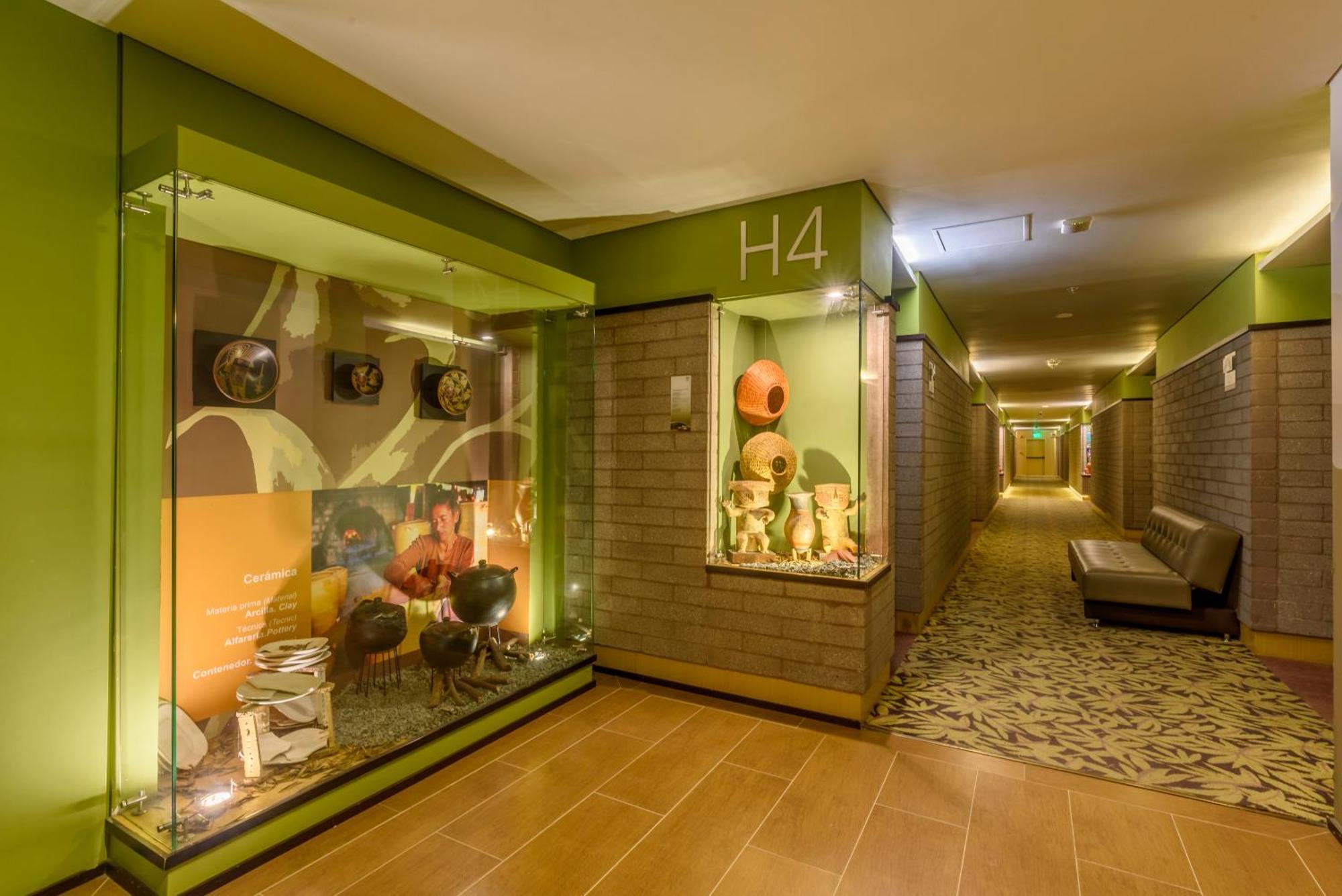 Diez Hotel Categoria Colombia Μεντεγίν Εξωτερικό φωτογραφία The interior of the hotel