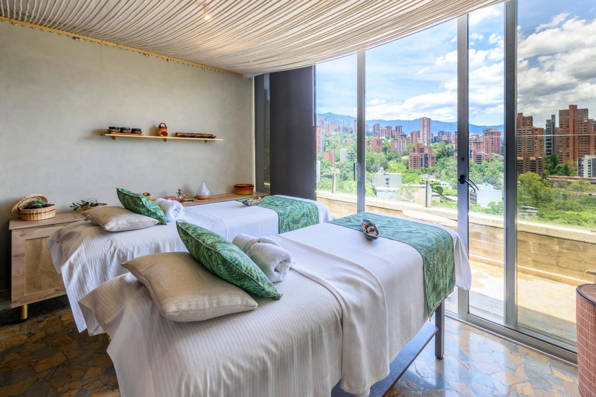 Diez Hotel Categoria Colombia Μεντεγίν Εξωτερικό φωτογραφία Spa at the Four Seasons Hotel Bogotá