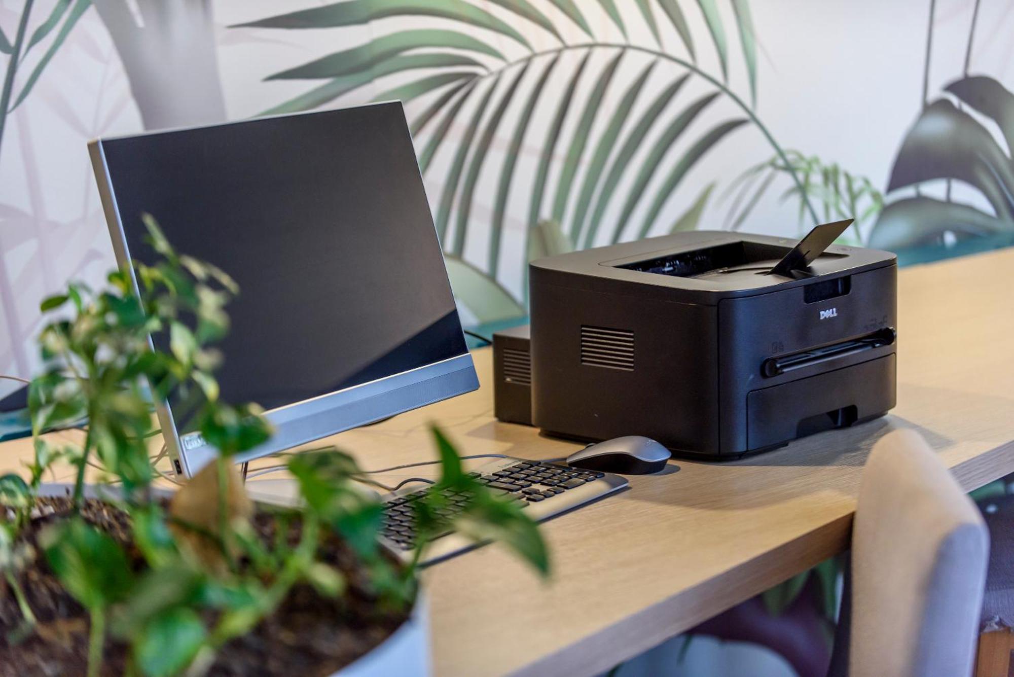 Diez Hotel Categoria Colombia Μεντεγίν Εξωτερικό φωτογραφία A computer and printer