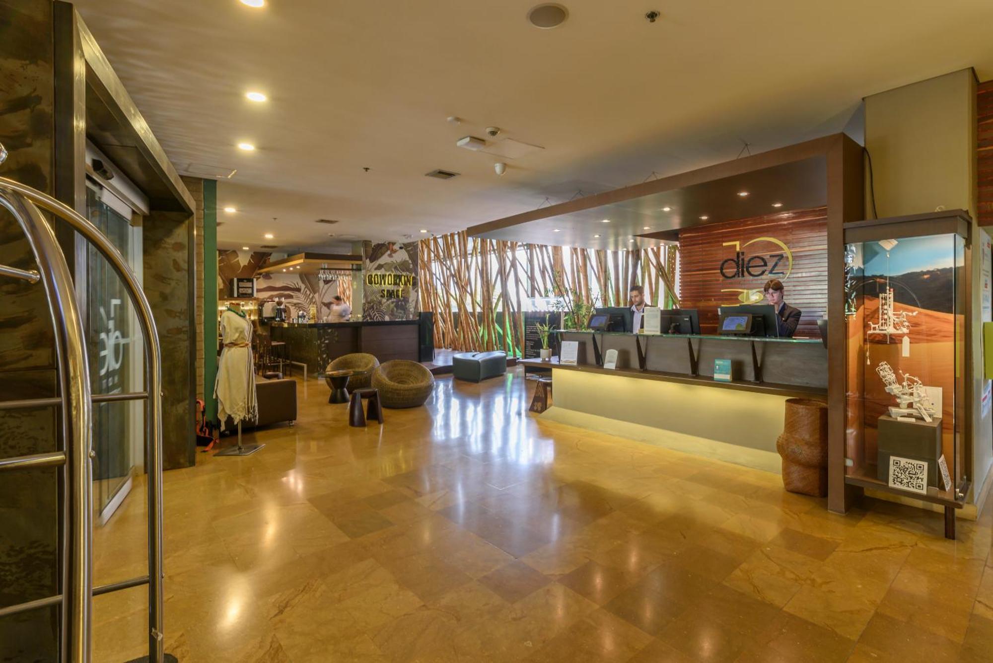 Diez Hotel Categoria Colombia Μεντεγίν Εξωτερικό φωτογραφία Lobby