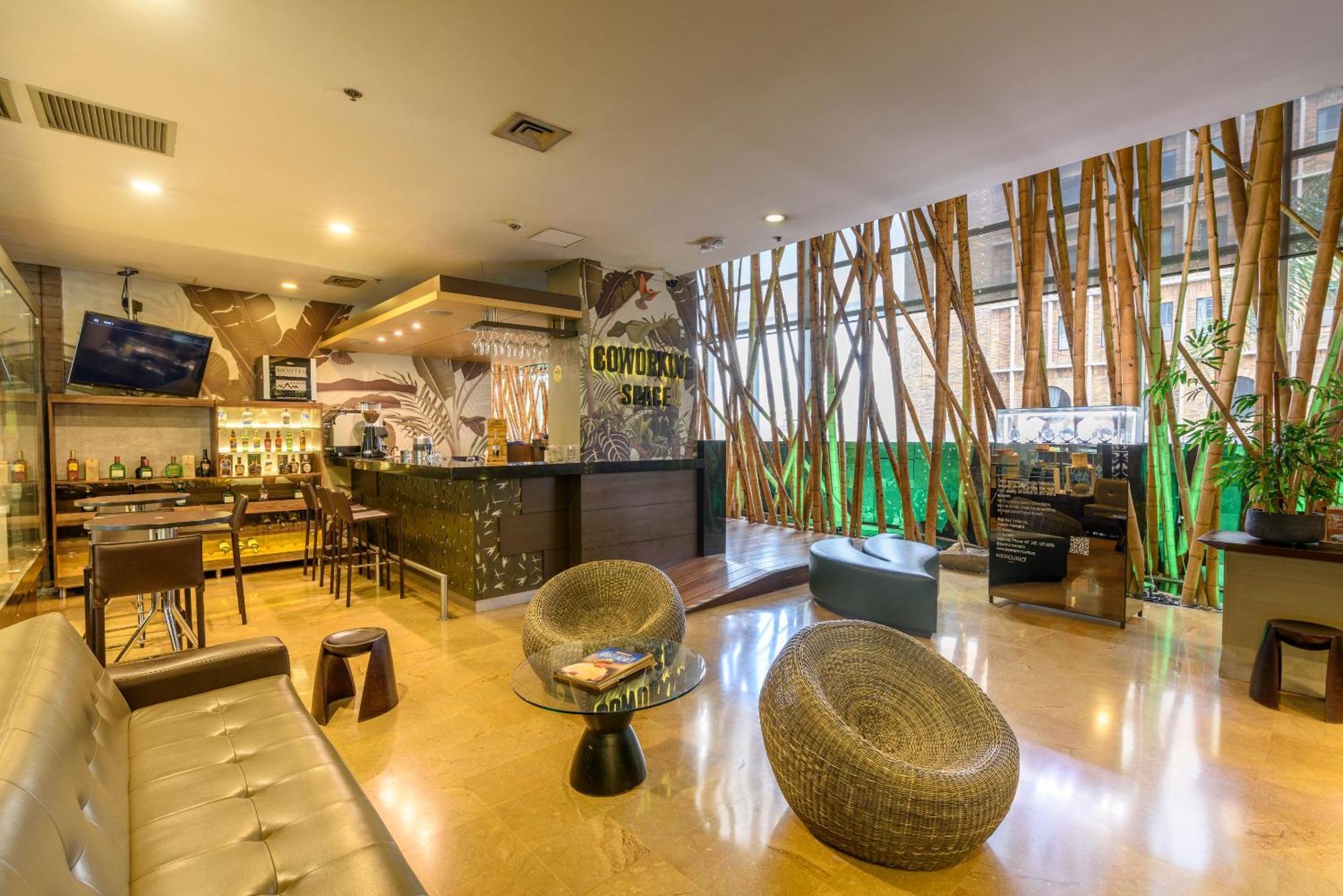 Diez Hotel Categoria Colombia Μεντεγίν Εξωτερικό φωτογραφία The interior of the lounge