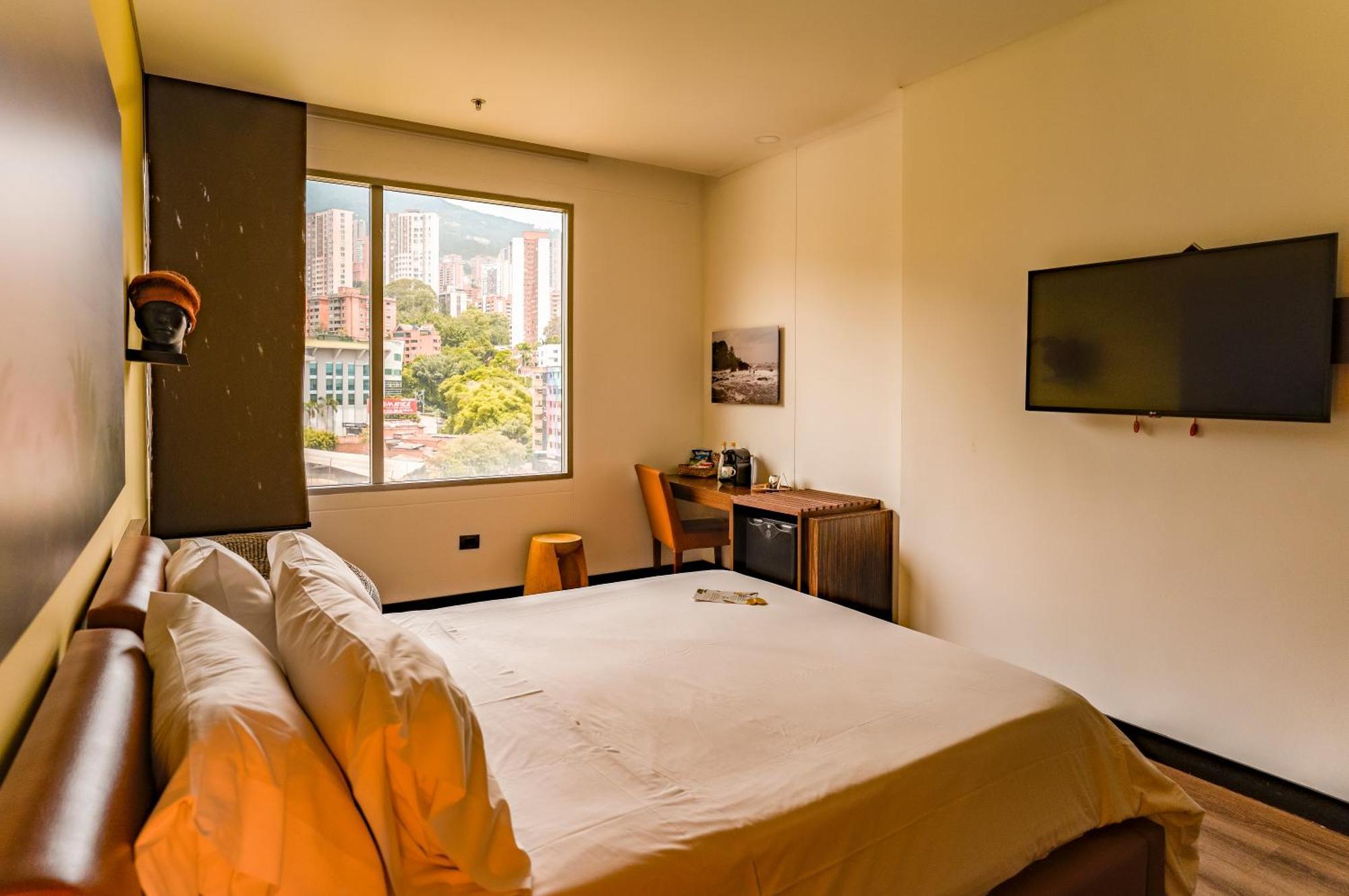 Diez Hotel Categoria Colombia Μεντεγίν Εξωτερικό φωτογραφία A room at the hotel