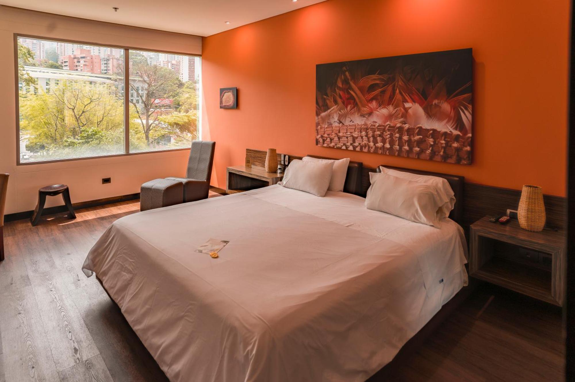 Diez Hotel Categoria Colombia Μεντεγίν Εξωτερικό φωτογραφία A bedroom at the hotel